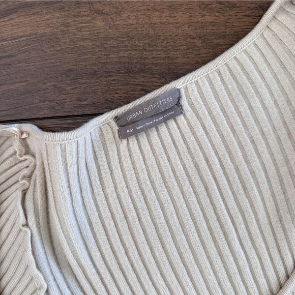 Urban Outfitters Beige Ribbed Top - Picture 4 of 4